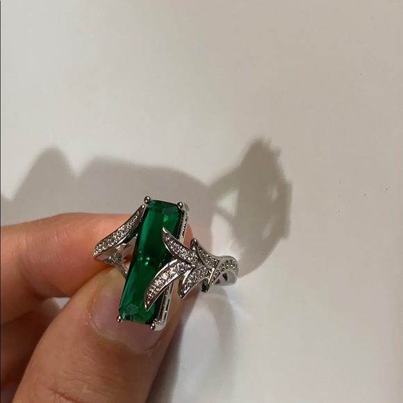 925 sterling silver Luxury Cubic Zircon Stone Ring - Picture 3 of 6